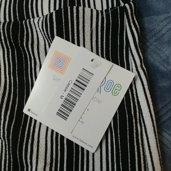 Lularoe Cassie skirt - Picture 2 of 3